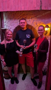 Duże ludki krasnoludki hop sa sa