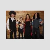 Cyrk Kamiennych Braci wśród krwiopijców