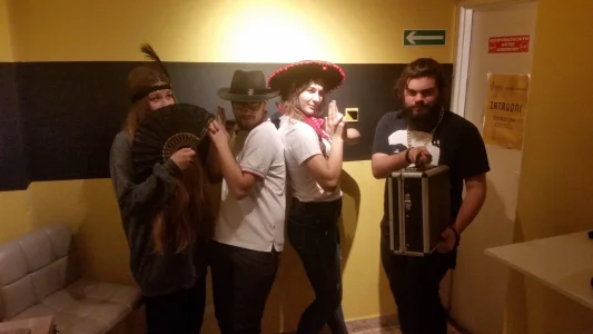 Misja specjalna czy szemrane interesy?