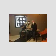 Klaun w krzywym zwierciadle