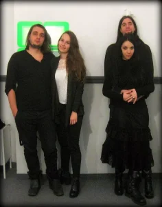 Pokój z dużą ilością mroku - a mrok to my lubimy :)