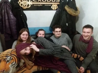Na dywanie przez pokój