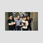 Dzikie Koty wychodzą z pogrzebu.