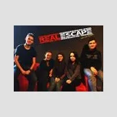 W bazie nieprzyjaciela.