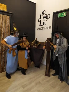 Cyrk Kamiennych Braci i dziwna wiedźma