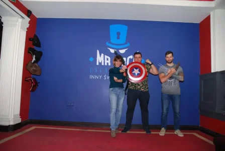 No. 115 - Suuuuuperheroom