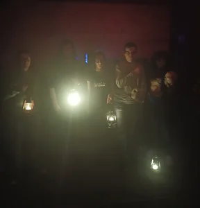 Świetny mroczny klimat! :D