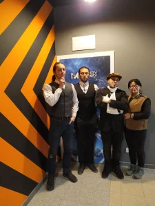 Cyrk Kamiennych Braci i prąd stały, prąd zmienny