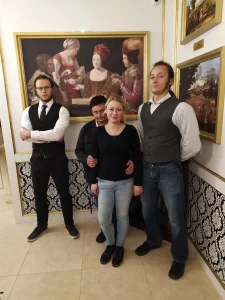 Cyrk Kamiennych Braci i wyścig z szaleńcem