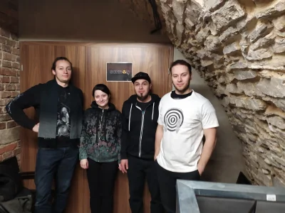 Cyrk Kamiennych Braci i ucieczka przed zagładą