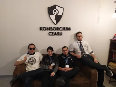 Cyrk Kamiennych Braci i dzień w Korpo