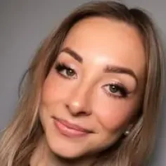 Sara T.