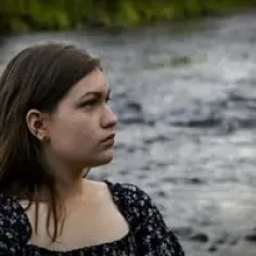 Julia B. 22